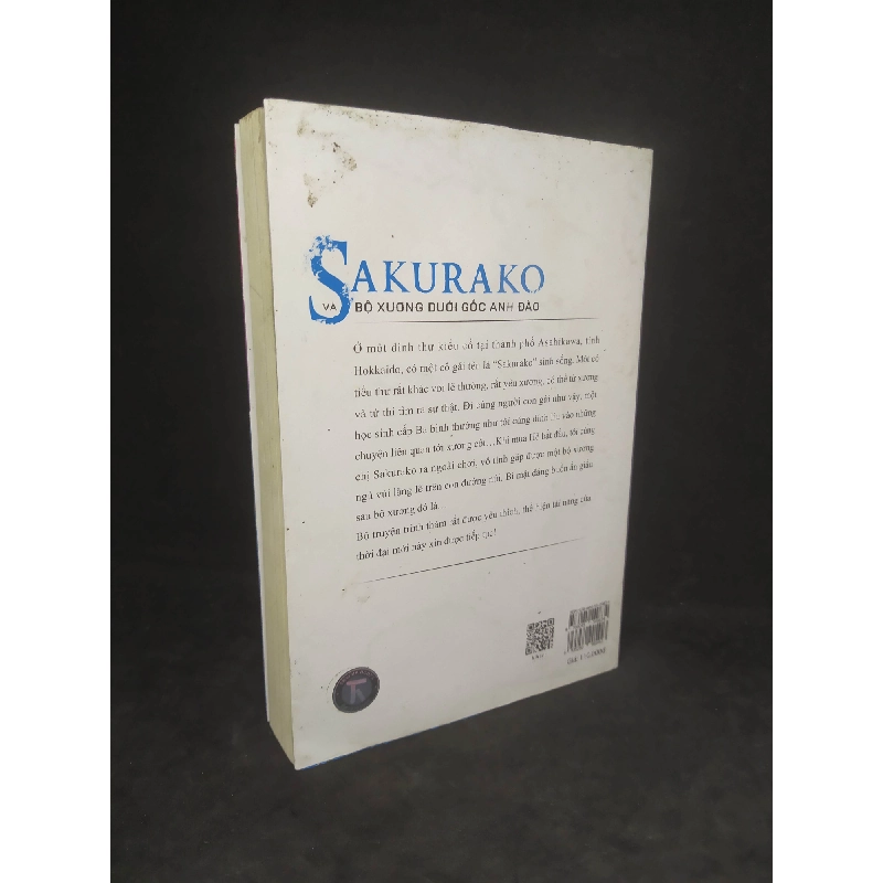 Sakurako và bộ xương dưới gốc anh đào 2 mới 80% HCM2212 39775