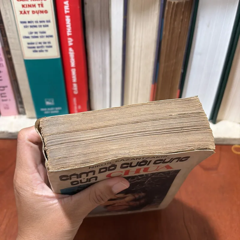 Sách Tôn Giáo: Cám Dỗ Cuối Cùng Của Chúa - NIKOS KAZANTZAKIS - Bích Phượng (Dịch) - 1988 778733