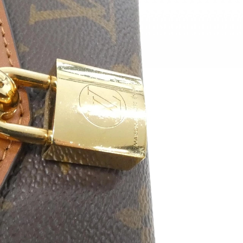 Túi xách vai Louis Vuitton Monogram Padlock On Strap M80763 611025