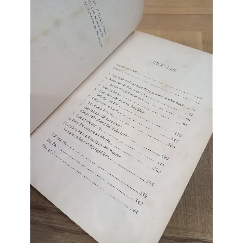 Trò chơi của nhà tiên tri: Dự báo và định hướng tương lai bằng logic vị lợi - Bruce Bueno de Mesquita 474304
