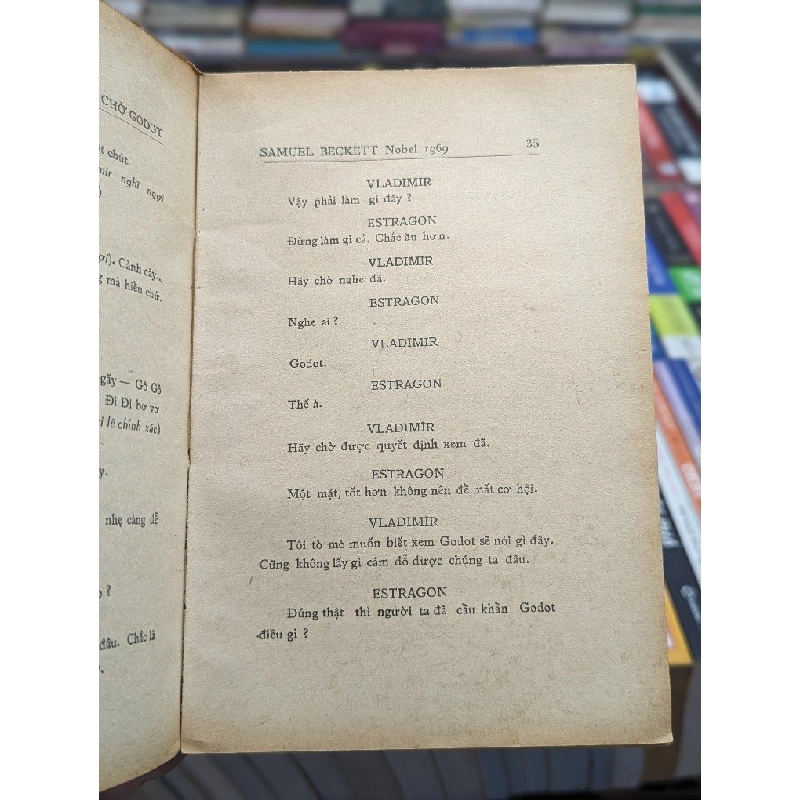 TRONG KHI CHỜ GODOT - SAMUEL BECKETT 119271