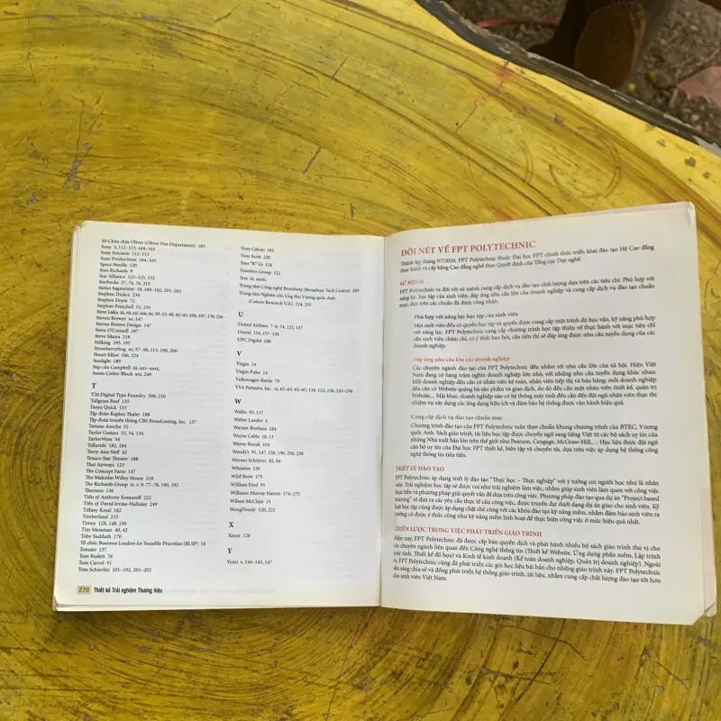 THIẾT KẾ TRẢI NGHIỆM THƯƠNG HIỆU 958190