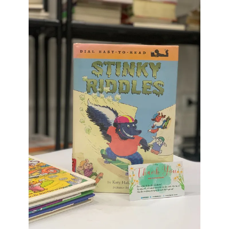 Dial Easy-to-Read: Stinky Riddles – Katy Hall & Lisa Eisenberg 559694