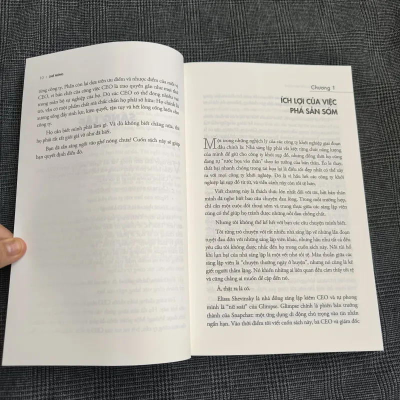 Ghế Nóng (Hot Seat) - Cẩm Nang Toàn Diện Cho CEO Khởi Nghiệp - Dan Shapiro - Kèm Bookmark 557479