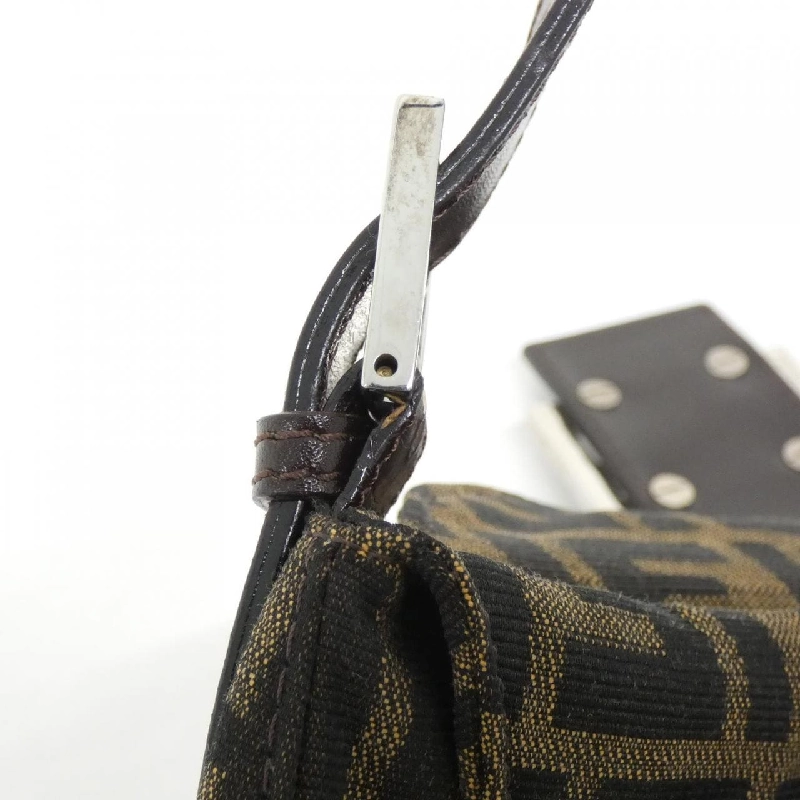 【Cổ điển】Túi xách vai Fendi 26426 612598