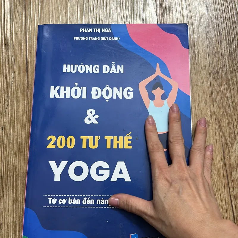 Hướng dẫn khởi động và 200 tư thế yog 568776