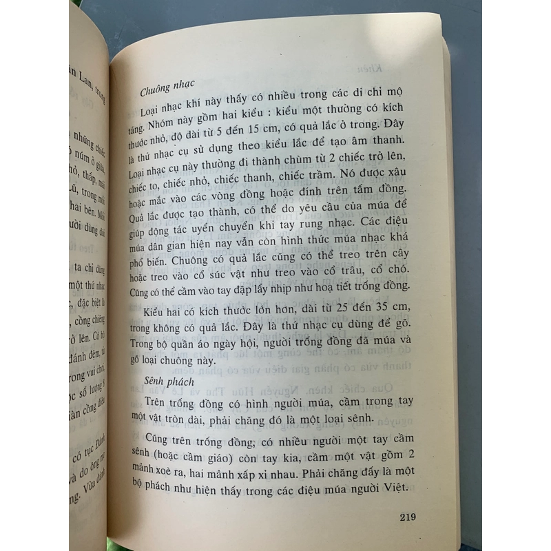 TỪ HOA VĂN TRỐNG ĐỒNG NGHĨ VỀ VĂN NGHỆ DÂN GIAN - ĐẶNG VĂN LUNG 540969
