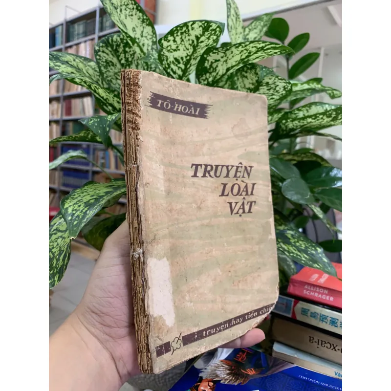 TRUYỆN LOÀI VẬT - TÔ HOÀI 1006436