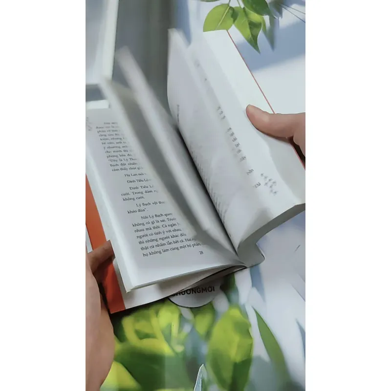 Gần Mặt Cách Lòng - Tạ Hồng 744733