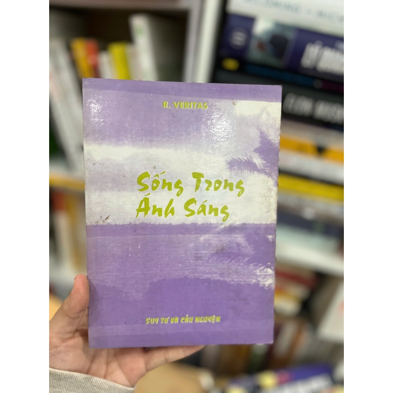 Sống trong ánh sáng 396606