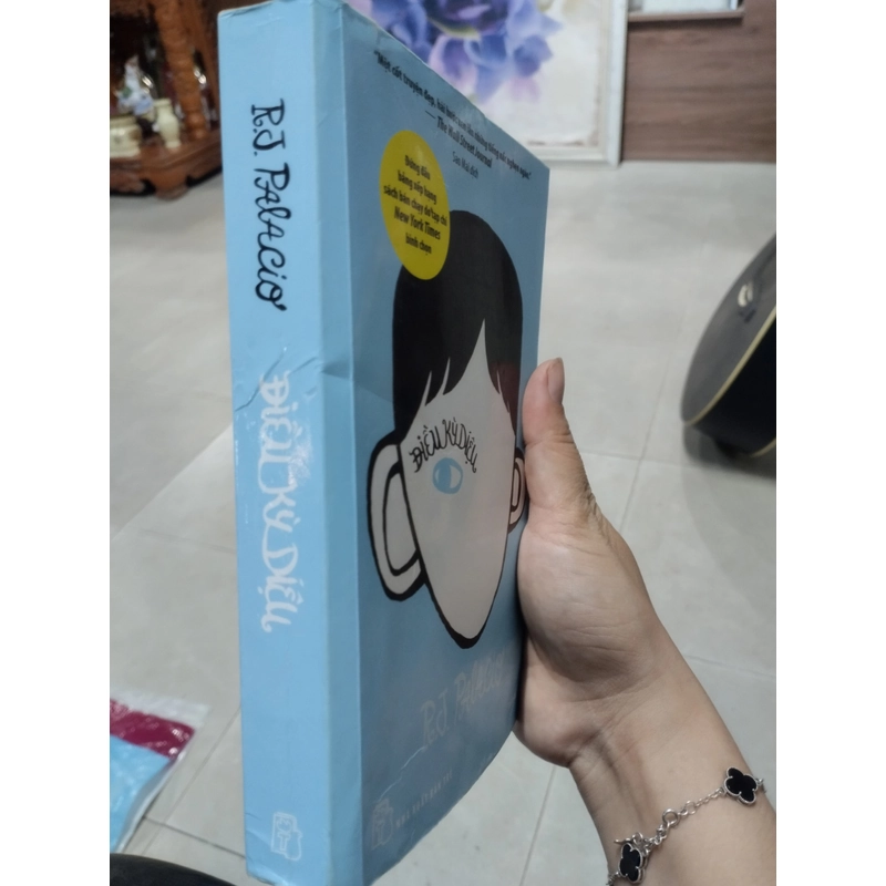 tiểu thuyết Điều Kỳ Diệu (Wonder) của tác giả R.J. Palacio.  496617