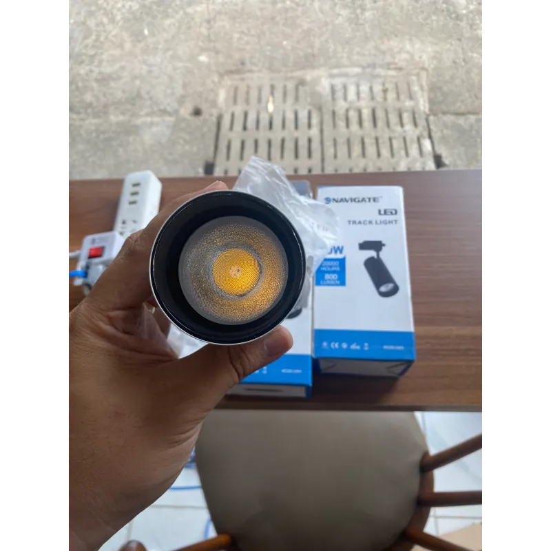 Đèn rọi ray 10W Navigate ánh sáng vàng  961464