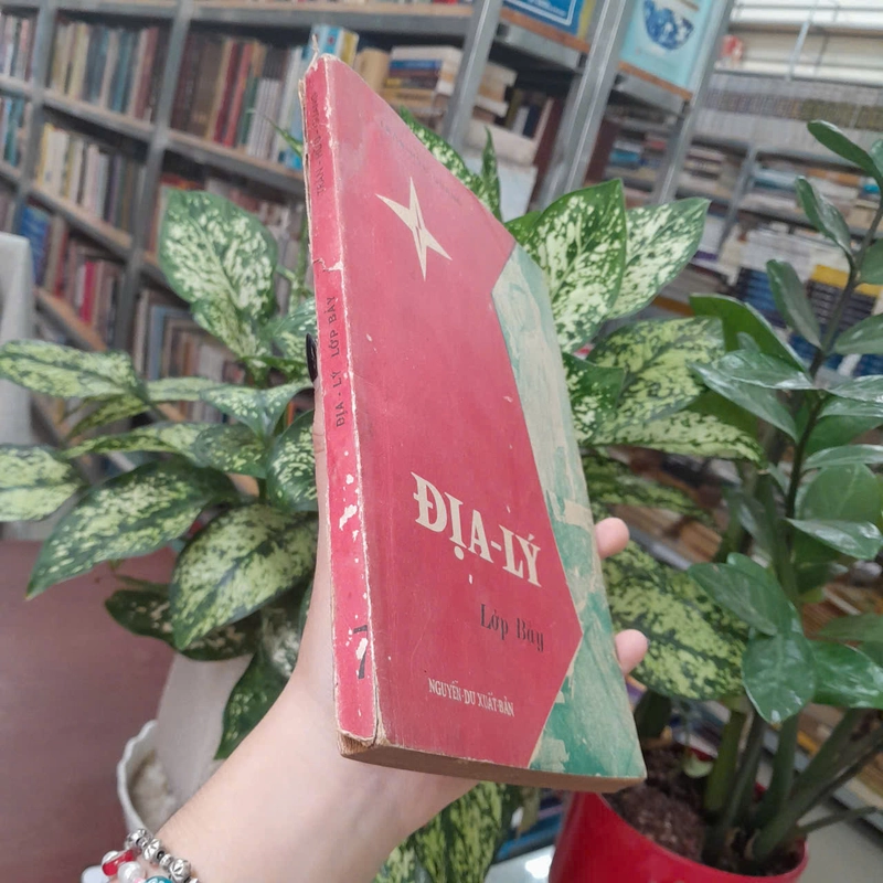 ĐỊA LÝ LỚP BẢY - TRẦN HỮU QUANG 546587