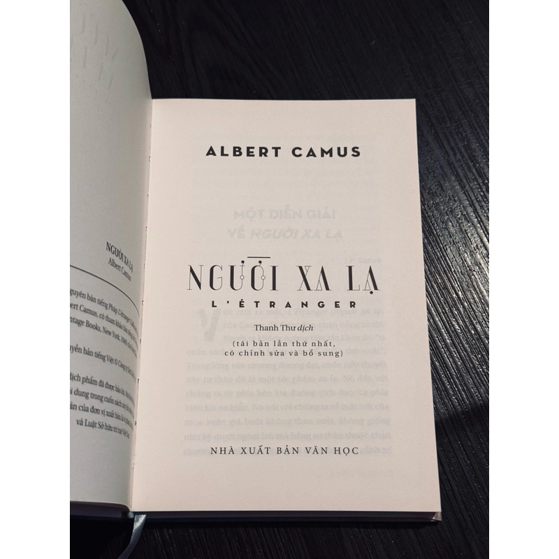 Người xa lạ (bìa cứng) 473516