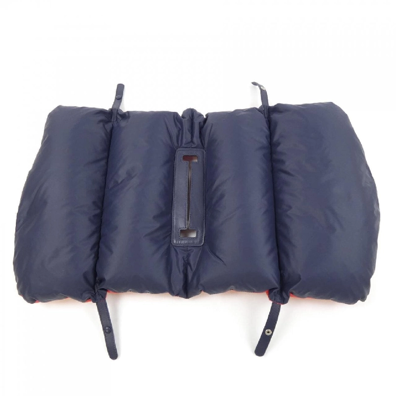 BÌNH ĐỰNG VALEXTRA 656082