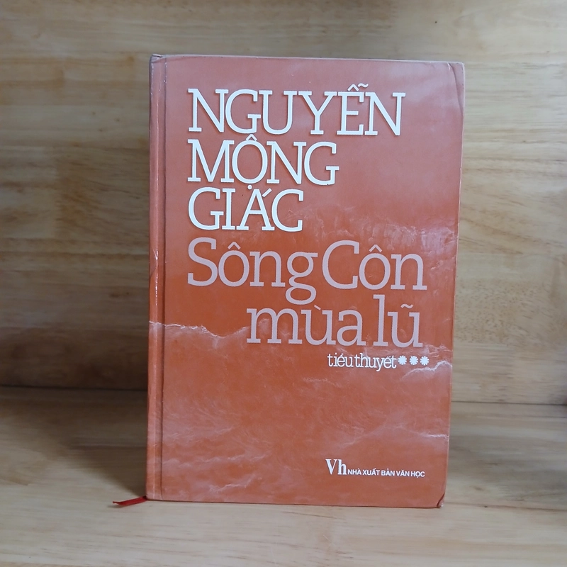 Tiểu Thuyết Sông Côn Mùa Lũ (Bộ 3 Tập)
- Nguyễn Mộng Giác 196000