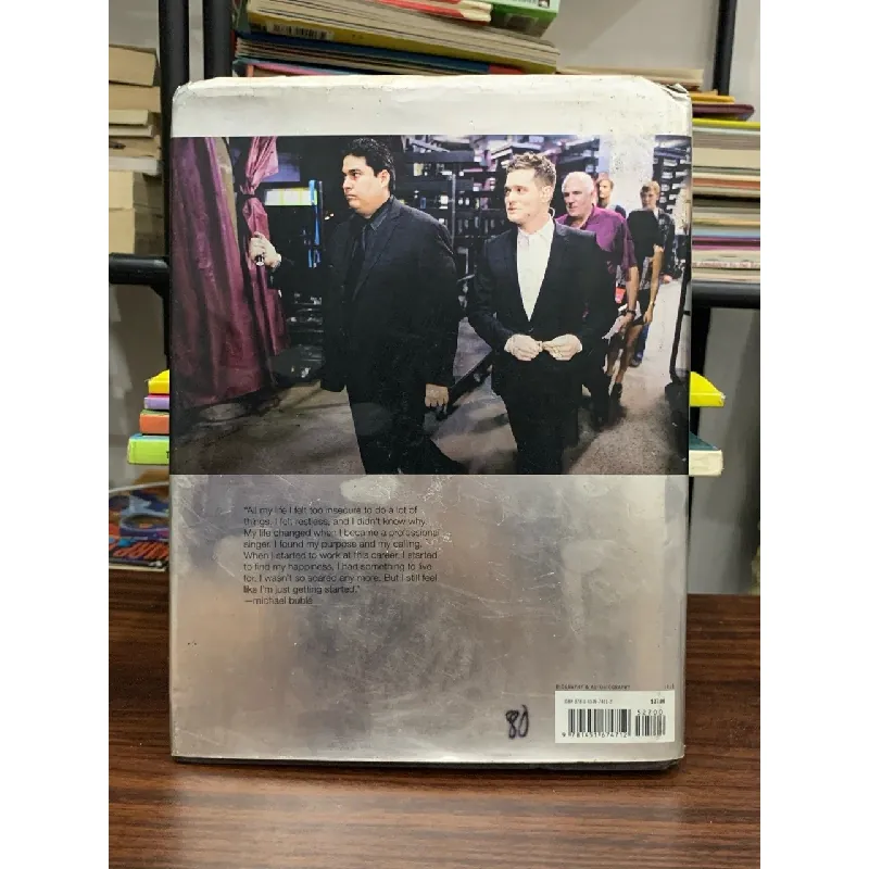 Michael Bublé: Onstage Offstage – Nhiếp ảnh: Dean Freeman 588389