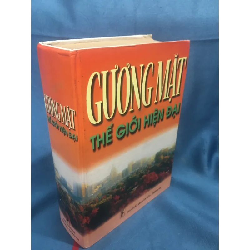 Gương mặt thế giới hiện đại 1000410