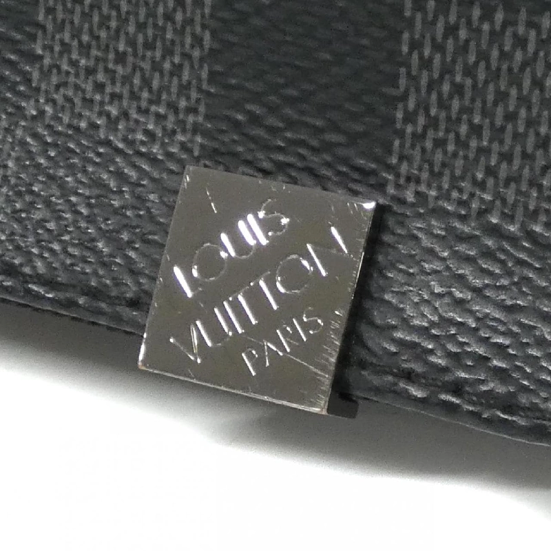 Túi xách vai Louis Vuitton Damier Graphite District PM N41028 - Hàng hiệu Chính hãng 802629