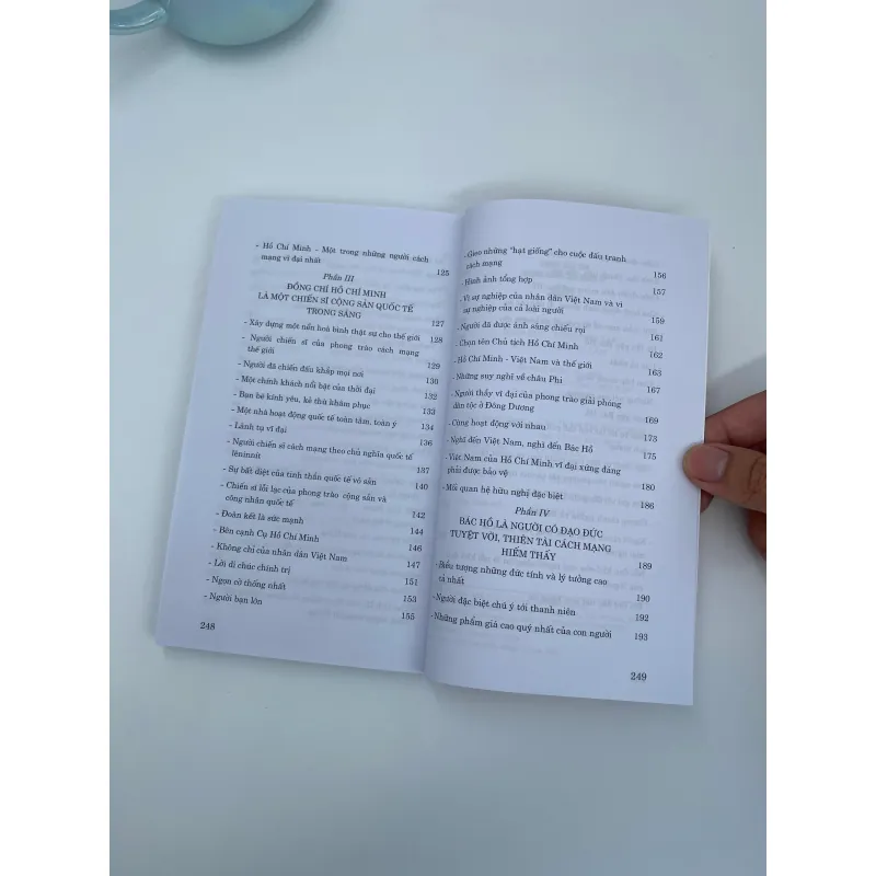 Bác Hồ trong trái tim những người bạn quốc tế 1044781