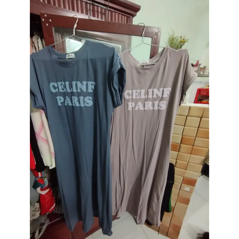 Đầm xuông from rộng và áo len sử dụng 1 lần. Còn tốt 95% .áo len 80k 2 cáii,  593175