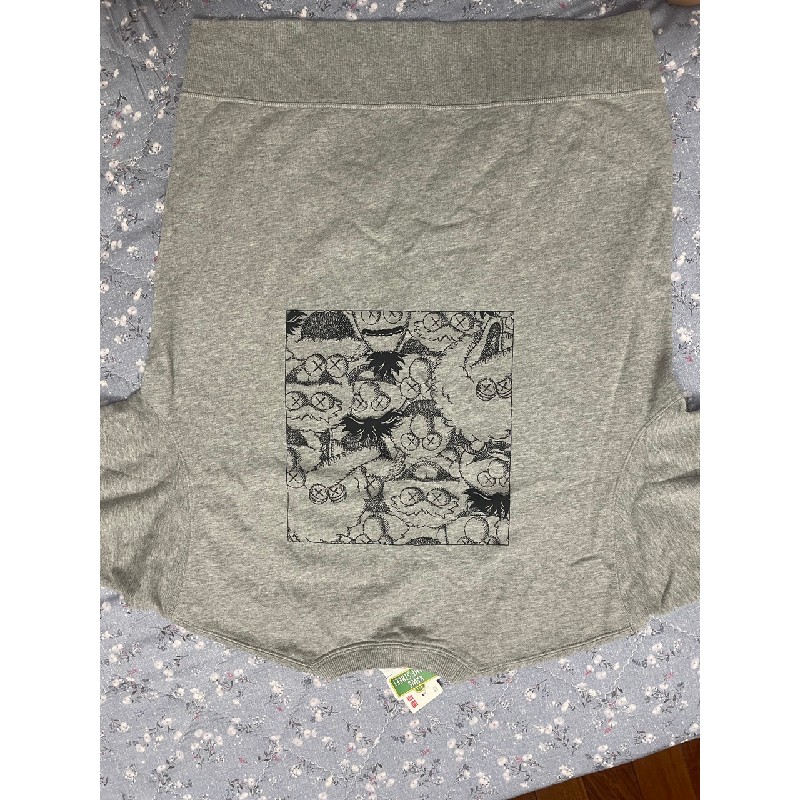 Áo Kaws x Uniqlo Sweatshirt 992