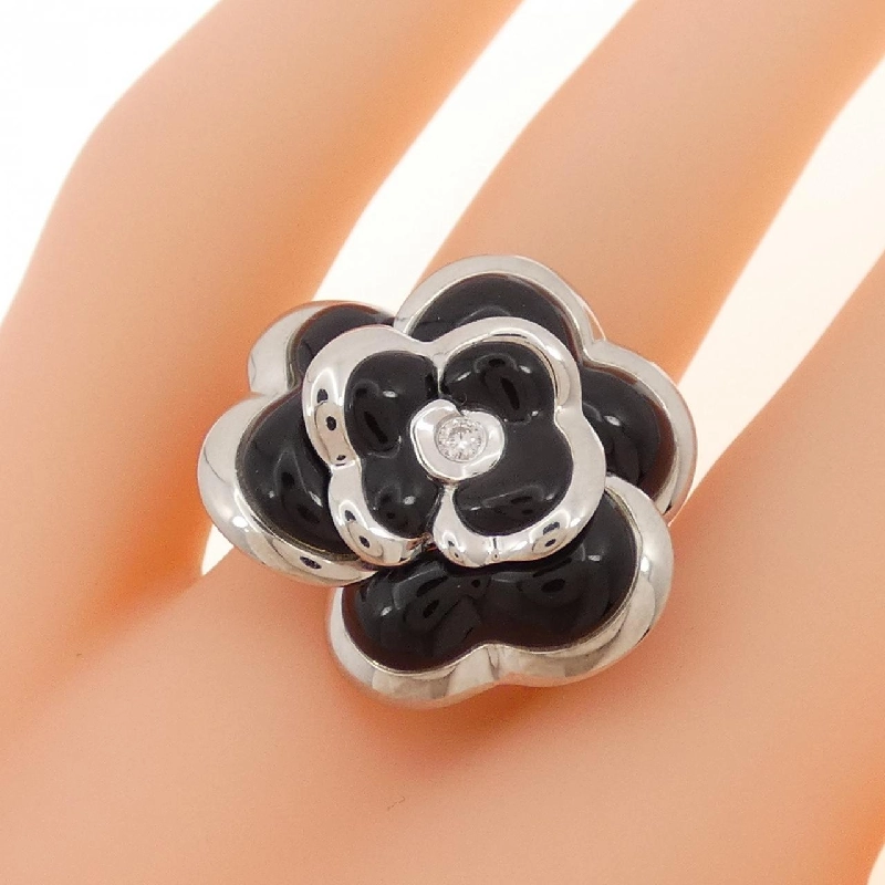 Nhẫn Onyx Hoa K18WG 667257