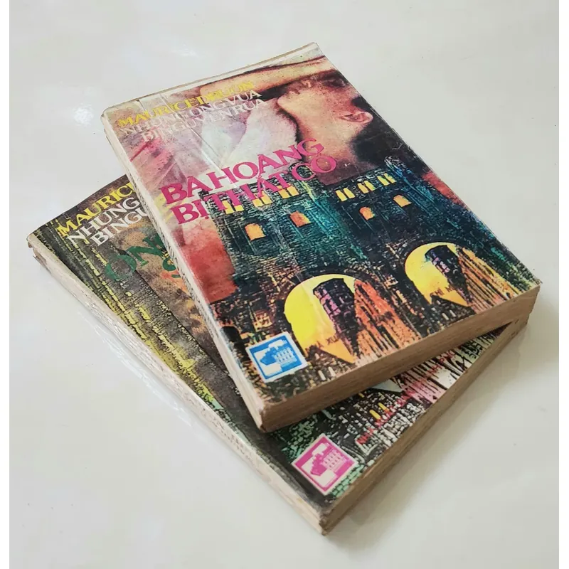 Tiểu thuyết NHỮNG ÔNG VUA BỊ NGUYỀN RỦA (Tác giả Maurice Druon), trọn bộ 2 tập 703655