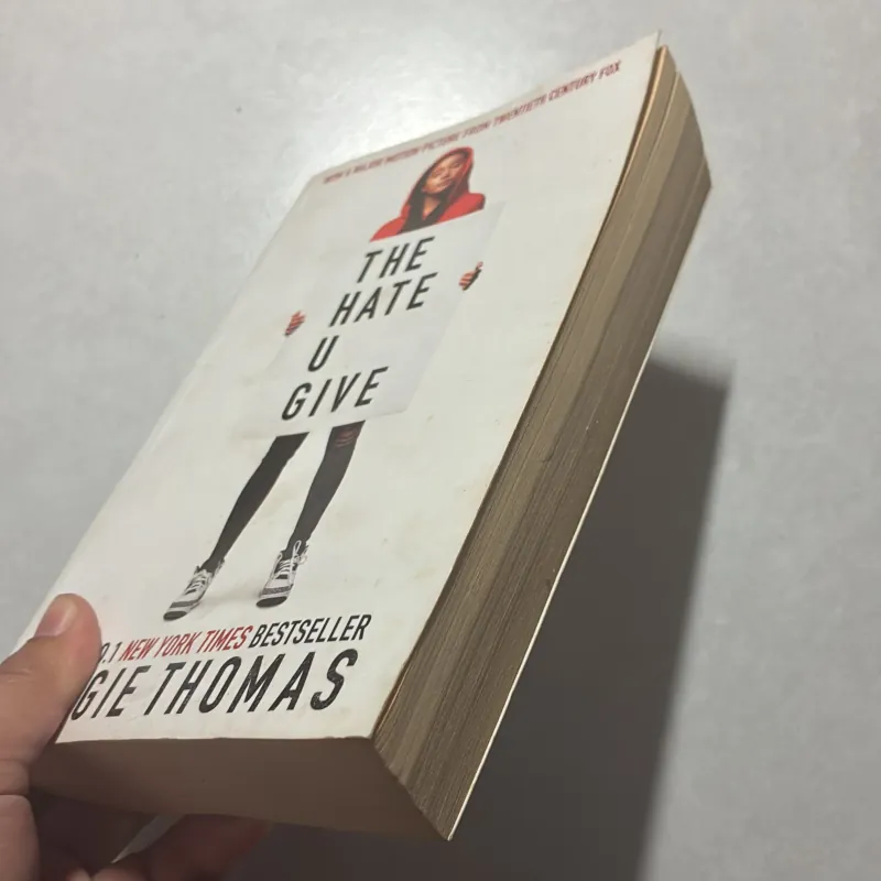 The hate u give - Angie Thomas 754345