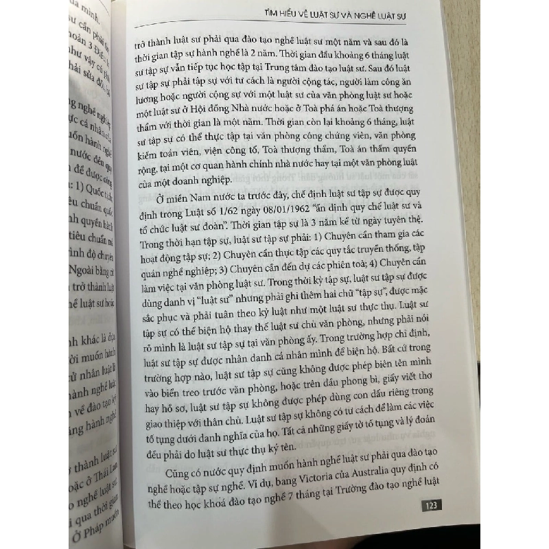Tìm hiểu về luật sư và nghề luật sư - TS. Nguyễn Văn Tuân 729154
