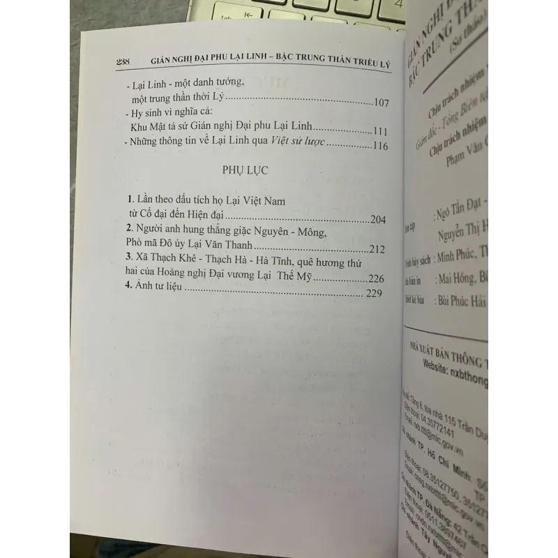 GIÁN NGHỊ ĐẠI PHU LẠI LINH BẬC TRUNG THẦN TRIỀU LÝ - TS. MAI HỒNG (CHỦ BIÊN) 722914