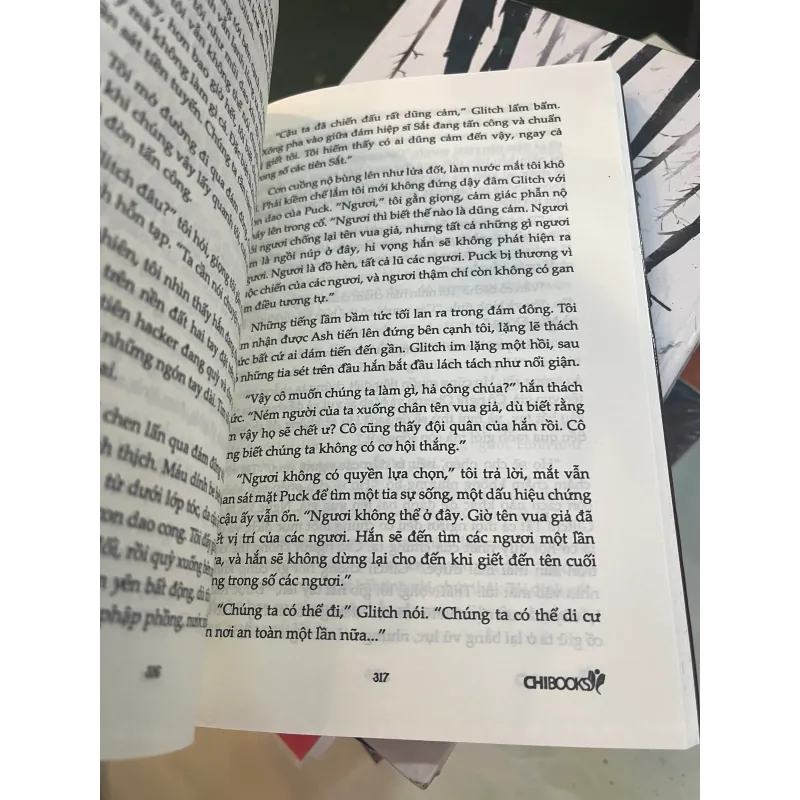 NỮ HOÀNG SẮT - JULIE KAGAWA  1008303