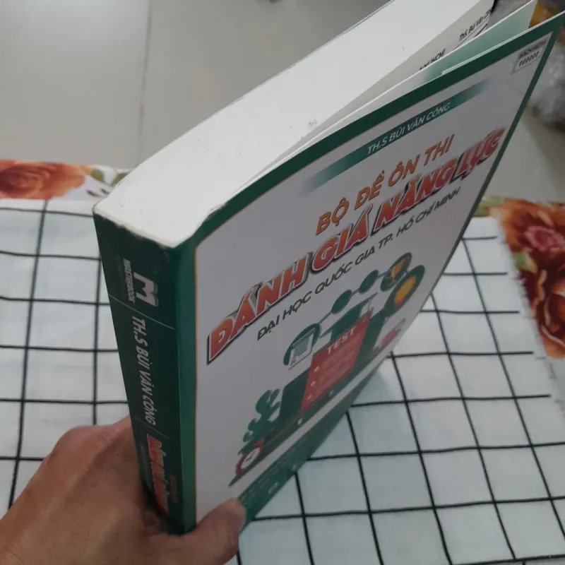 Bộ Đề ĐÁNH GIÁ NĂNG LỰC ĐHQG HCM năm 2023. ThS BÙI VĂN CÔNG 762541