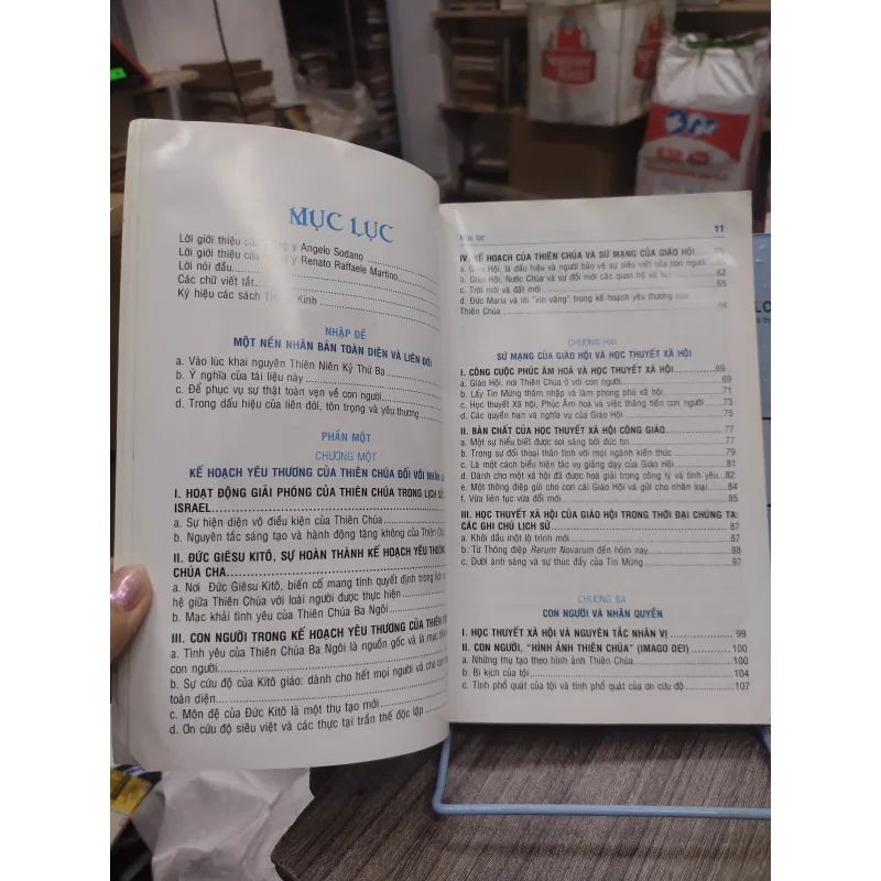 Sách: Tóm lược học thuyết xã hội của giáo hội công giáo (A3) 723116