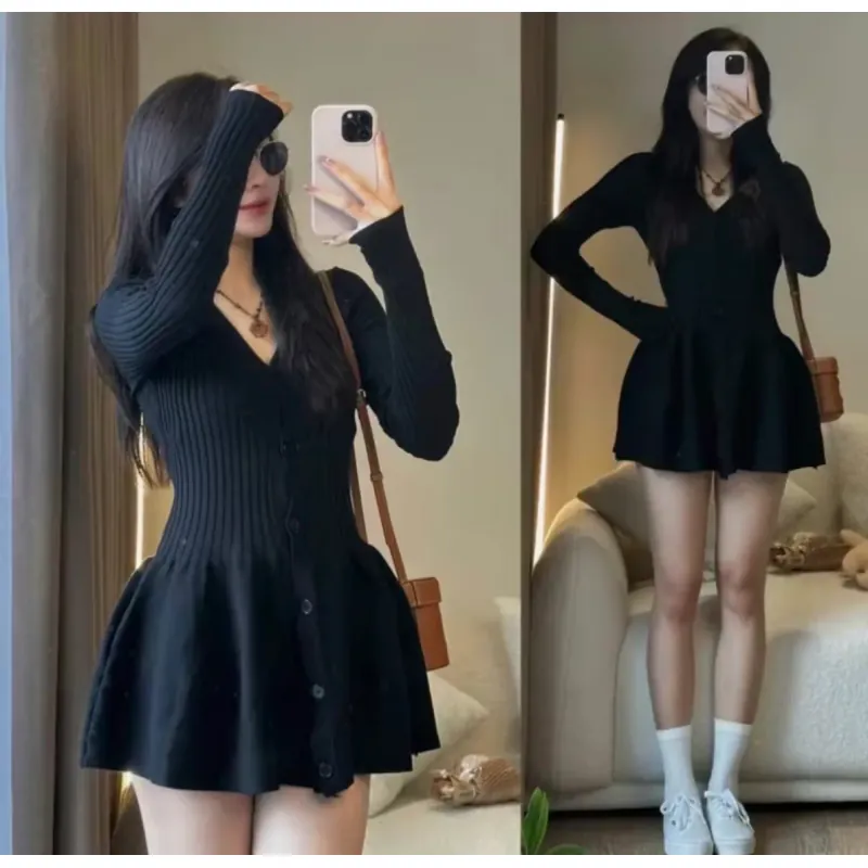 Đầm nữ cổ điển nhẹ nhàng phối túi xách hợp đi chơi, dạo phố 792589