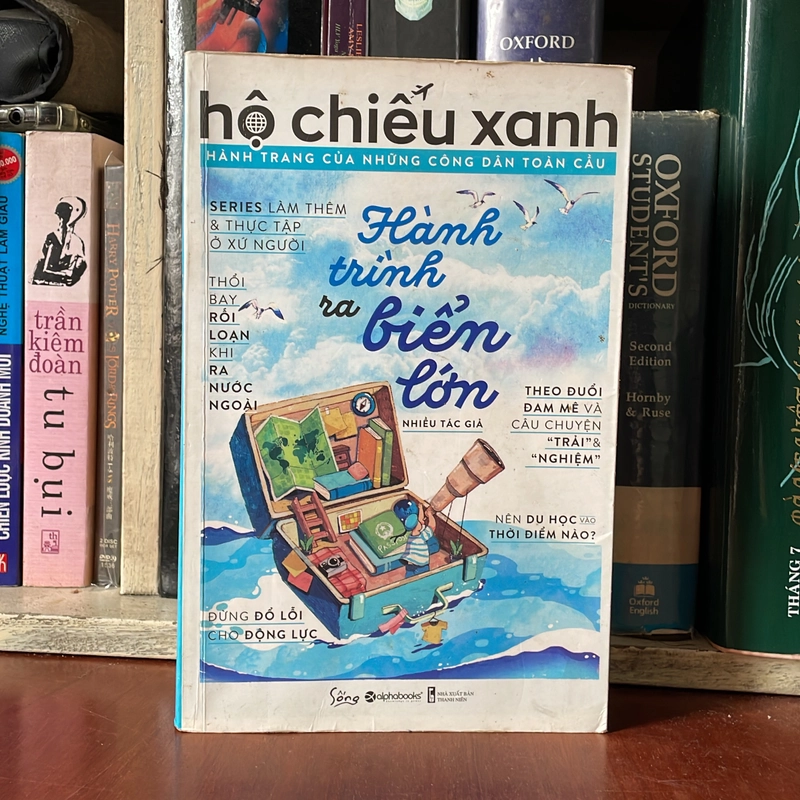 II Sách Kỹ Năng: Hộ Chiếu Xanh _ Hành Trình Ra Biển Lớn - Nhiều Tác Giả - 2018 543865