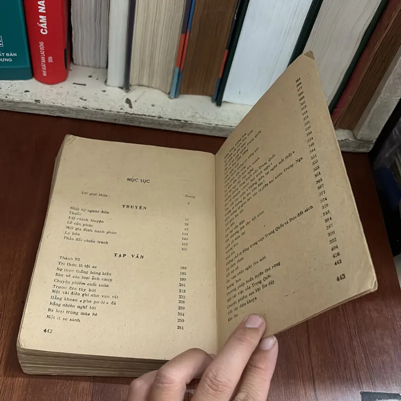 II Sách Xưa: AQ Chính Truyện - Lỗ Tấn - 1982 607592