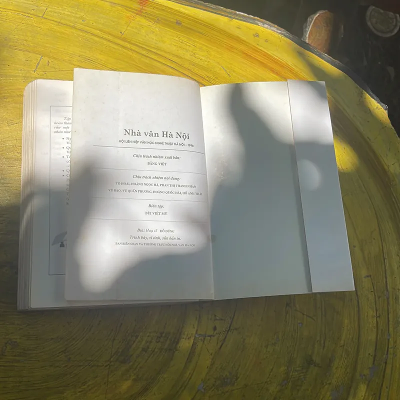 NHÀ VĂN HÀ NỘI 592897