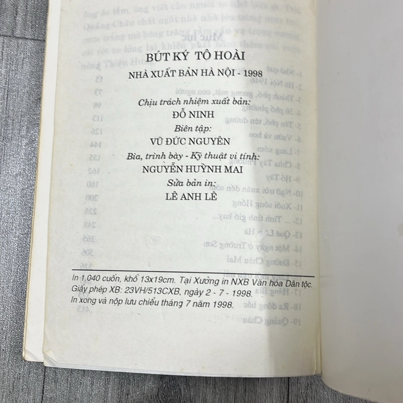 Bút ký Tô Hoài. 2b1 521738