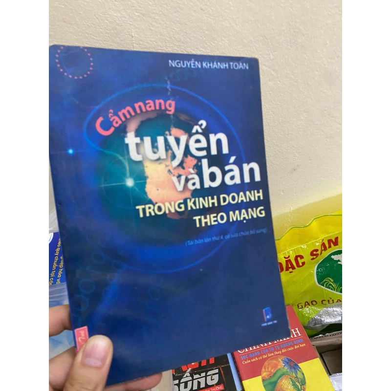 Sách Cẩm nang tuyển và bán trong kinh doanh 311183