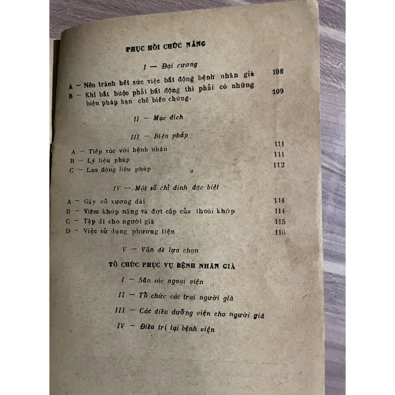 Bệnh học và tuổi già - sách y - Gs Phạm Khê  697110