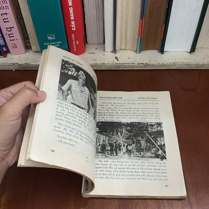 II Tựa Sách: Tình Không Biên Giới - Huỳnh Bá Thành - 1990 605227