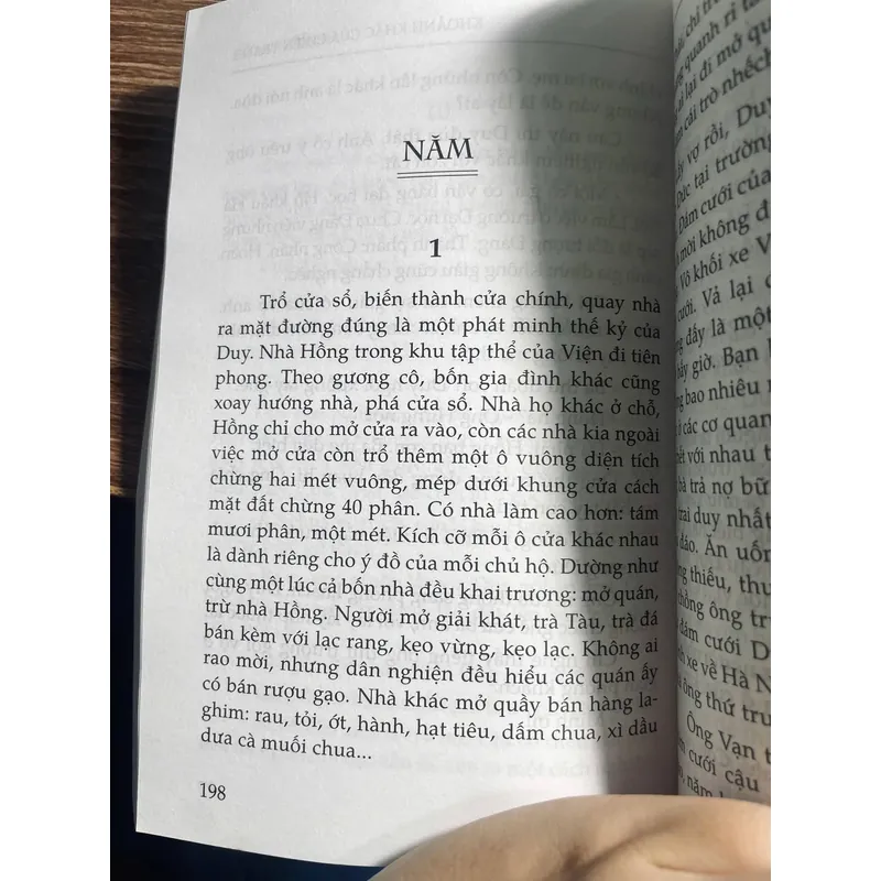 SÁCH KHOẢNG KHẮC CHIẾN TRANH 1058811