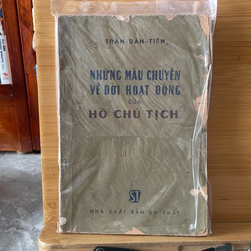 Những Mẫu CHuyện về Đời Hoạt Động của Hồ Chí Minh 693190