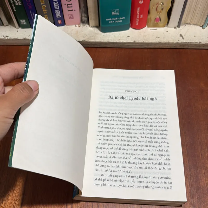 II Văn Học: Anne Tóc Đỏ _ Dưới Chái Nhà Xanh Và Làng Avonlea - L.M. MONTGOMERY - 2014 801116