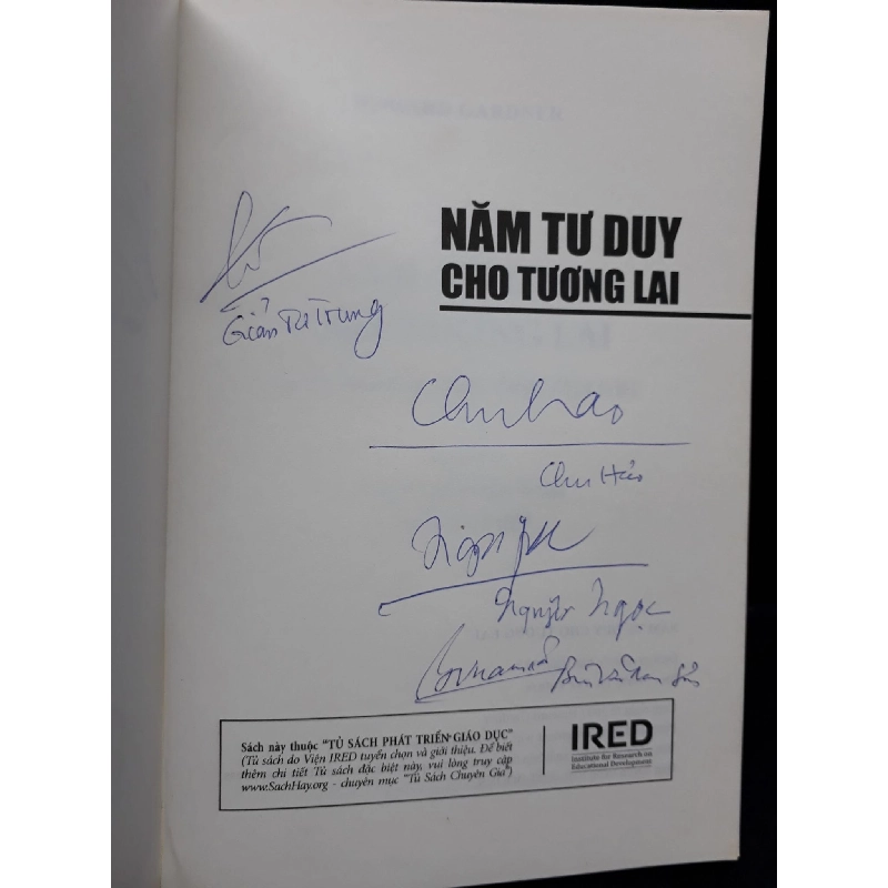 Năm tư duy cho tương lai mới 80% ố có viết trang đầu 2012 HCM1410 Howard Gardner KỸ NĂNG 917399