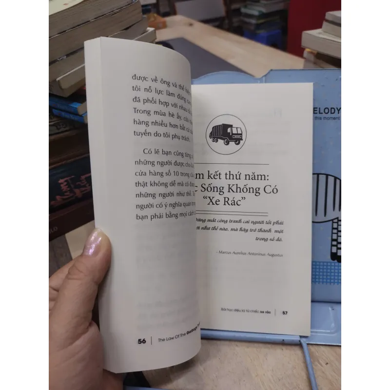 Sách: Bài học kì diệu từ chiếc xe rác (B1) Tác giả: David J.Pollay 693113