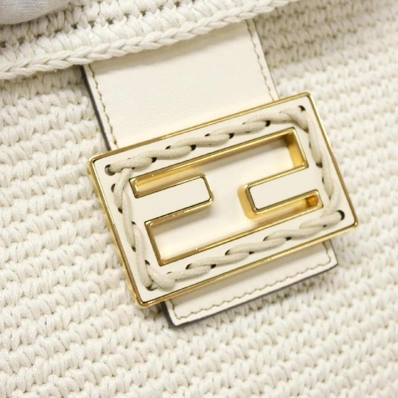 Túi xách vai Fendi Croissant Small 8BR790 AFGC - Hàng hiệu Chính hãng 767764