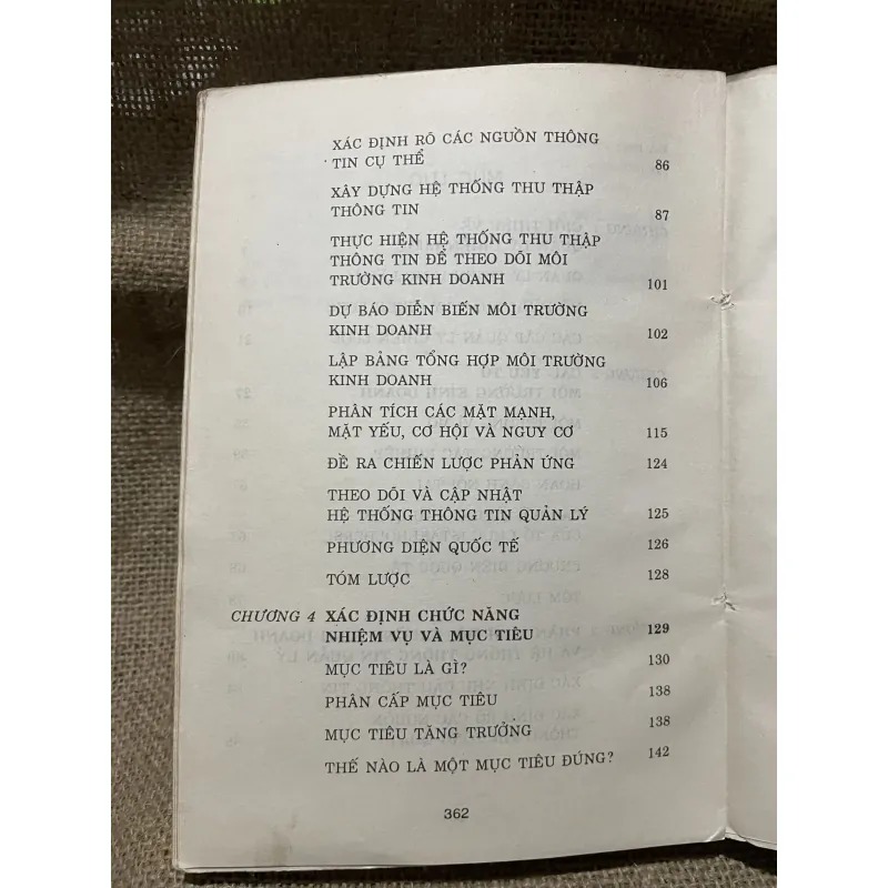 CHIẾN LƯỢC VÀ SÁCH LƯỢC KINH DOANH , gần 400 trang 800368