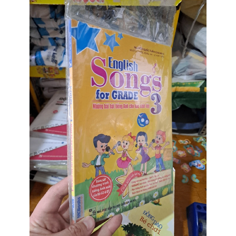 English song for grade 3 mới 90% có CD HCM0808 HỌC NGOẠI NGỮ 919622